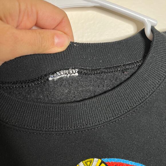 Vintage 80s 90s Wolf Sweatshirt Men's M Black Crewneck Feathers Native American - Picture 3 of 5